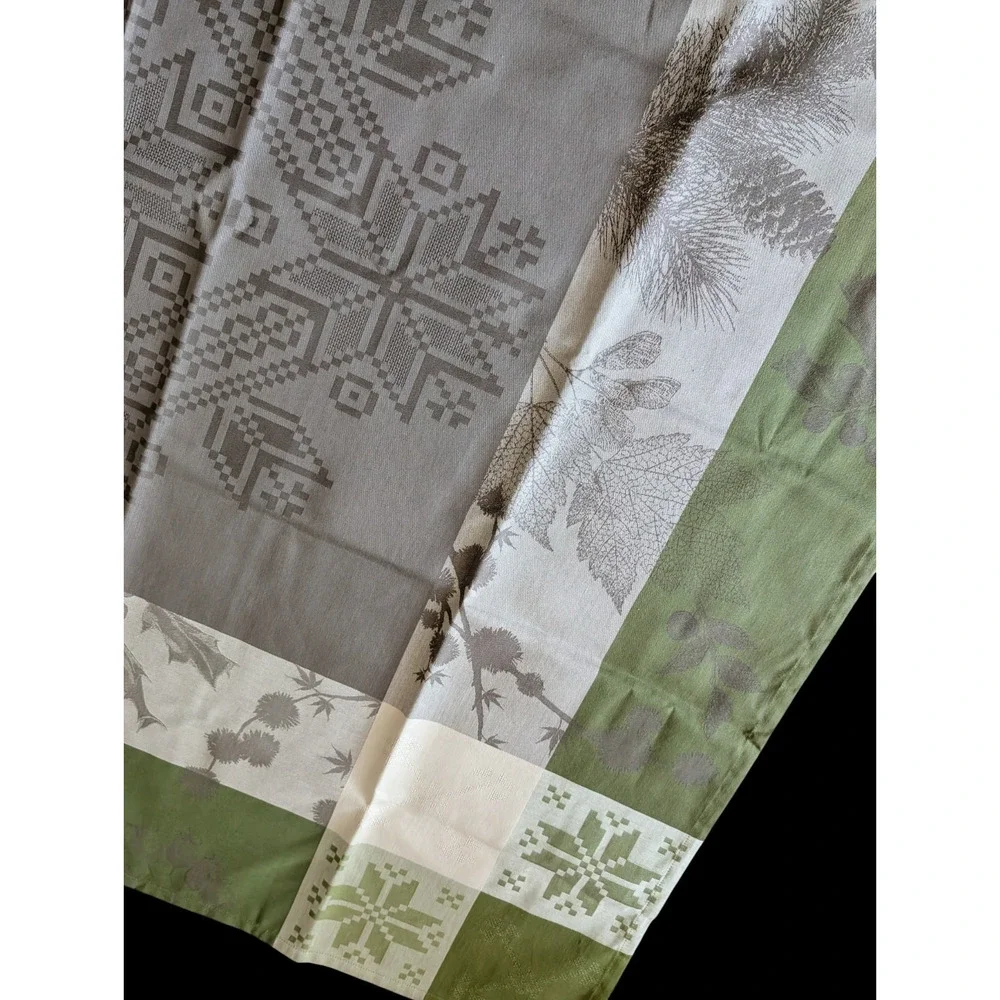 Le Jacquard Francais Sous la Neige Sapin Green Winter Tablecloth Cotton Xmas